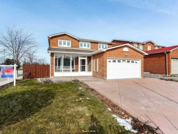 Luxuriously Renovated Home with Legal Basement Apartment Brampton