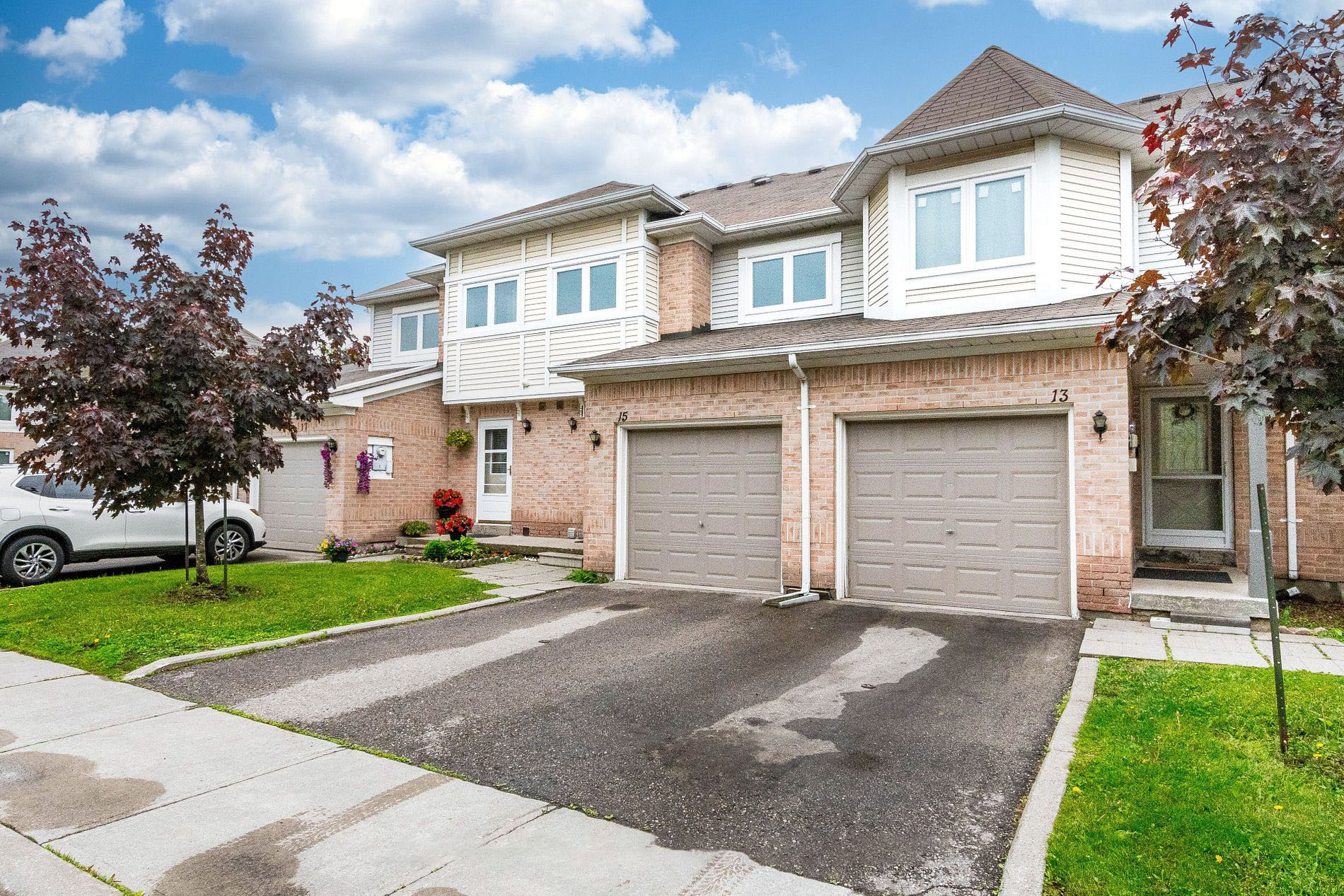 Beautiful 3+1 Bed Townhome in Brampton
